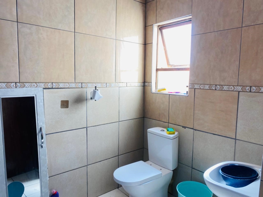 4 Bedroom Property for Sale in Crossroads Western Cape